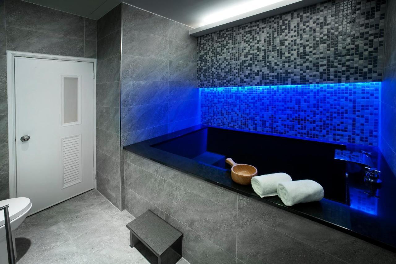 Two Fukun Hotel Jiaoxi Dış mekan fotoğraf